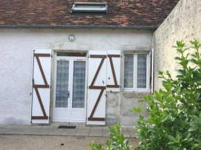 Maison cosy proche de Blois avec cheminée, cour fermée, animaux acceptés et activités variées à proximité - FR-1-491-351